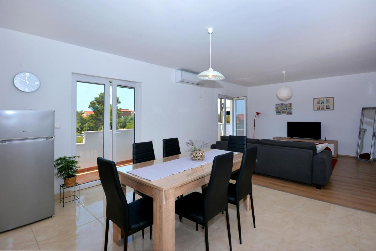 Apartment Wild Rose Podstrana Exterior foto